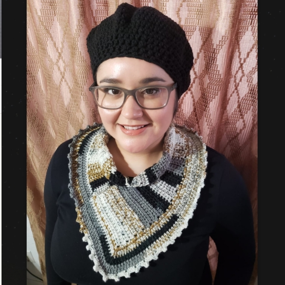 Beret hat, round scarf, headband.